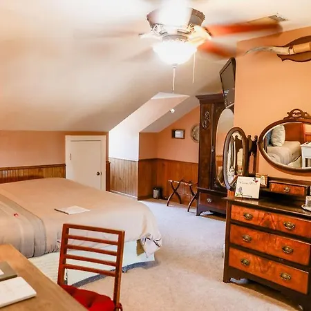 Woodrow House Bed & Breakfast-2